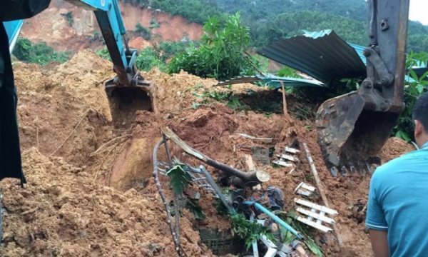 Cứu được một nạn nhân trong vụ sạt lở núi ở Khánh Hòa